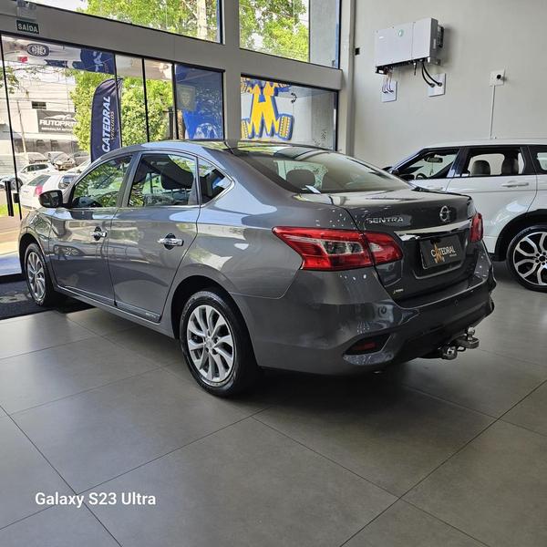 Nissan Sentra 20s CVT - foto 17