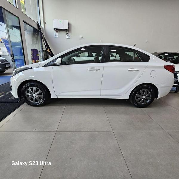 Hyundai HB20S 1.6 Comfort Plus 16V - foto 16