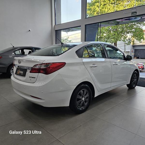 Hyundai HB20S 1.6 Comfort Plus 16V - foto 9