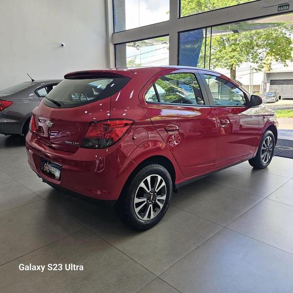 Chevrolet Onix 14mt LTZ - foto 2