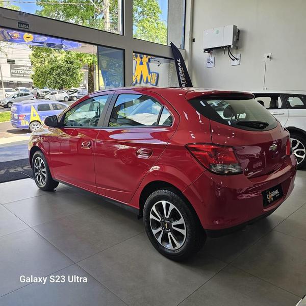 Chevrolet Onix 14mt LTZ - foto 14