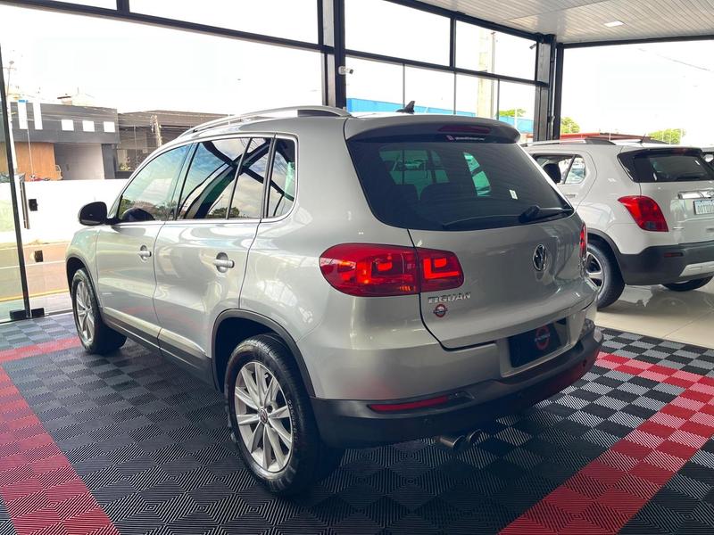 Volkswagen Tiguan 2.0 TSI - foto 13