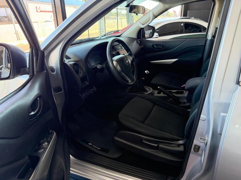 Nissan Frontier S - foto 5