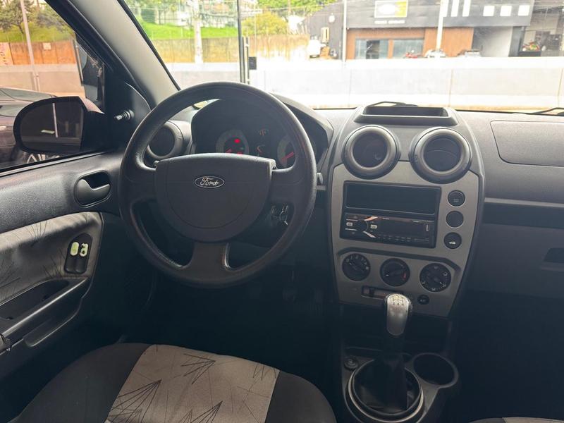 Ford Fiesta 1.6 Flex - foto 7