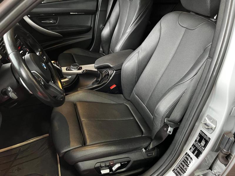 BMW 320i Active Flex - foto 6