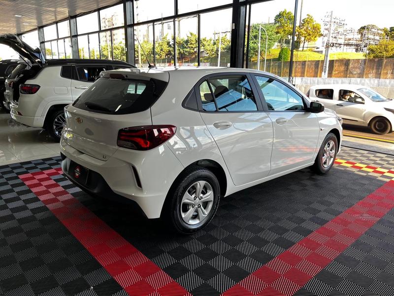 Chevrolet Onix 10mt - foto 9