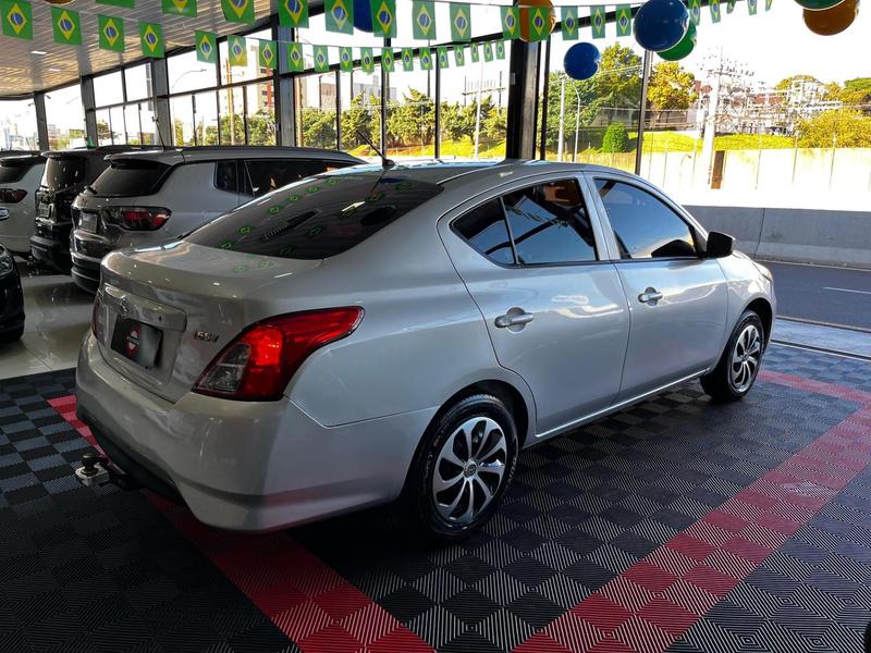 Nissan Versa 1.6 Sv - foto 9