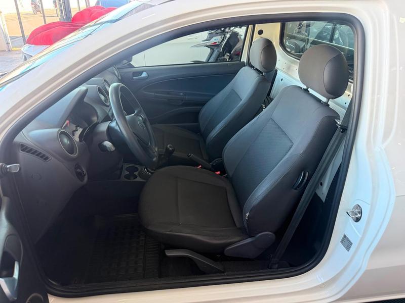 Volkswagen Saveiro Trendline 1.6 T.flex 8V - foto 4