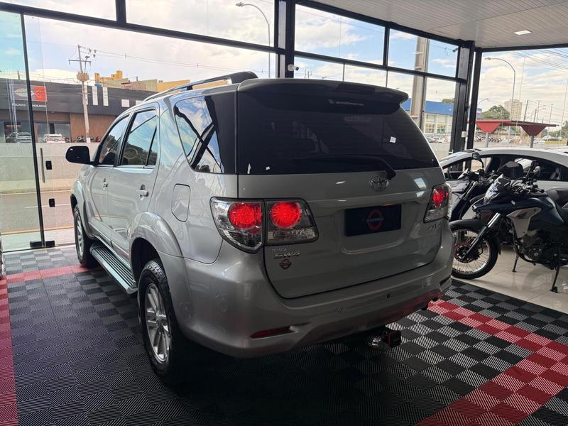 Toyota SW4 4x2sr - foto 9