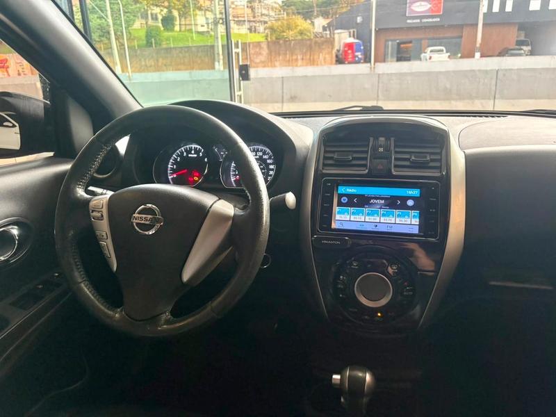 Nissan Versa 16sl CVT - foto 4