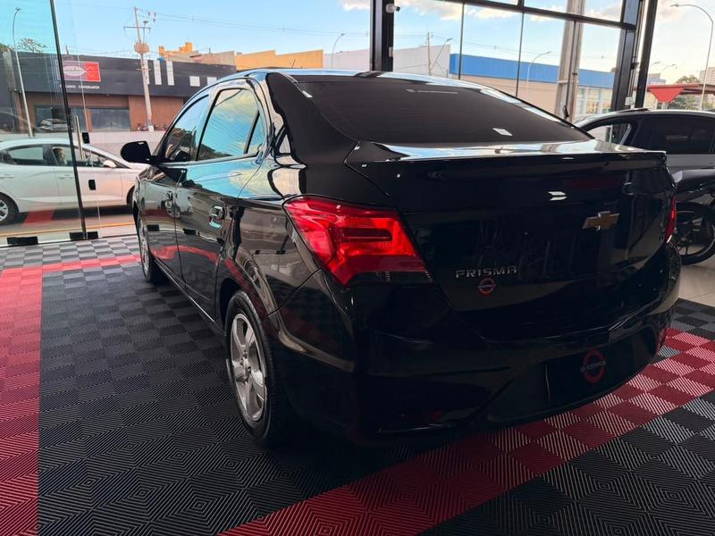 Chevrolet Prisma 14mt LT - foto 8