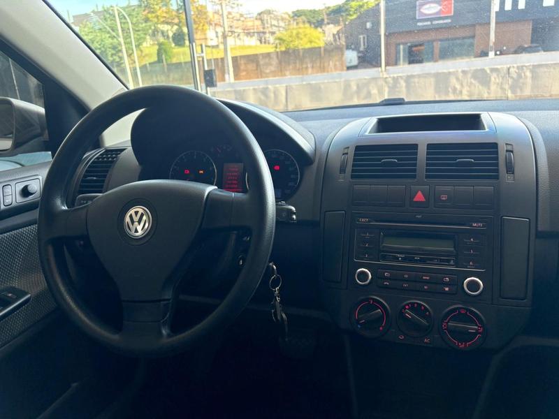 Volkswagen Polo 1.6 - foto 4