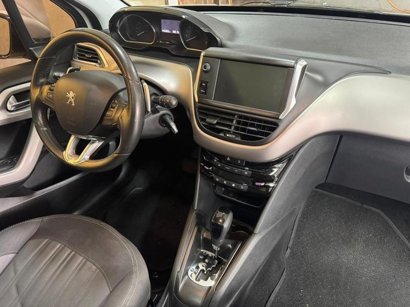 Peugeot 208 Griffe At - foto 6