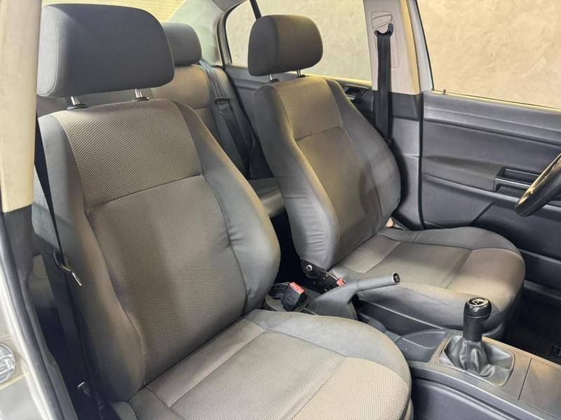 Volkswagen Polo Sedan 1.6 - foto 12