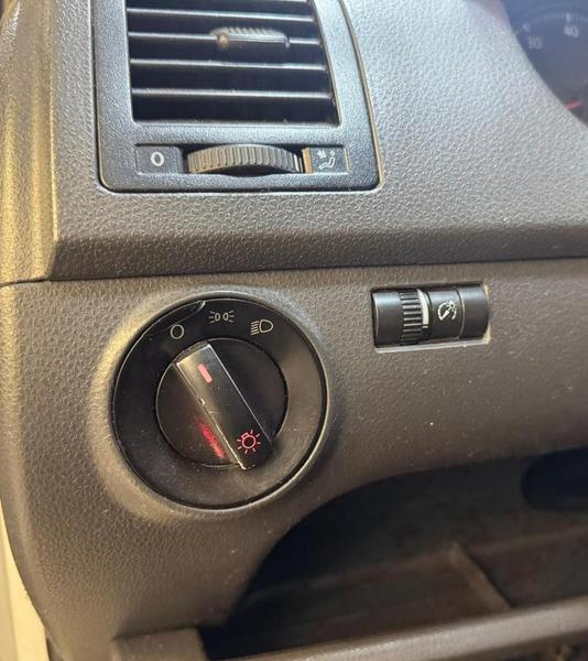 Volkswagen Polo Sedan 1.6 - foto 10