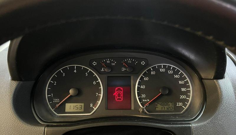 Volkswagen Polo Sedan 1.6 Mi Total Flex 8V 4P - foto 15