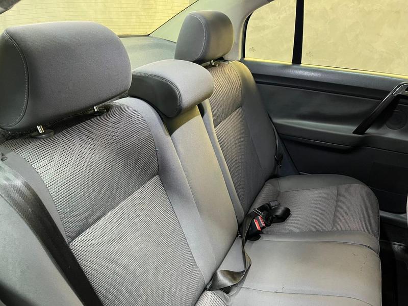 Volkswagen Polo Sedan 1.6 Mi Total Flex 8V 4P - foto 13
