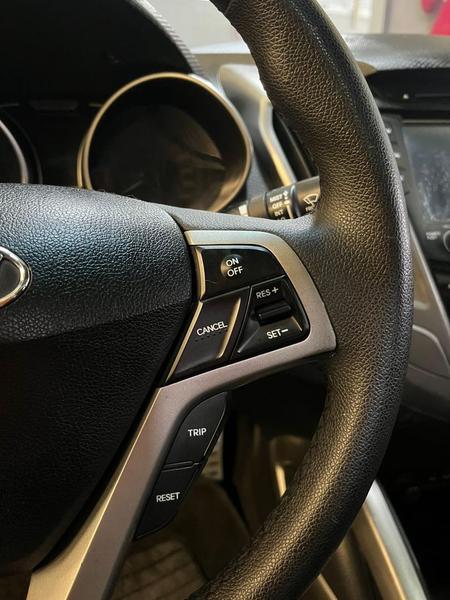 Hyundai Veloster - foto 8