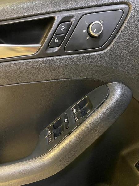 Volkswagen Jetta 2.0 - foto 8