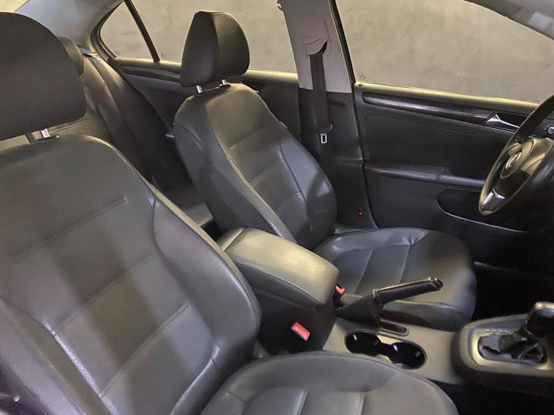 Volkswagen Jetta 2.0 - foto 9