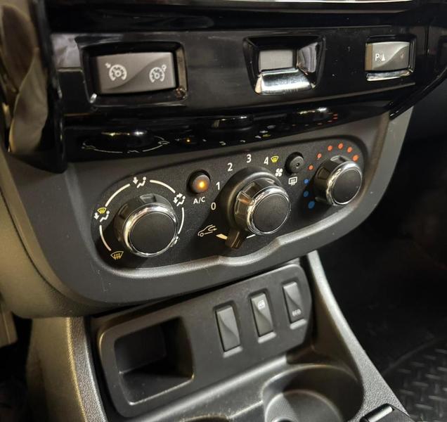 Renault Duster 2.0 D 4x2a - foto 13