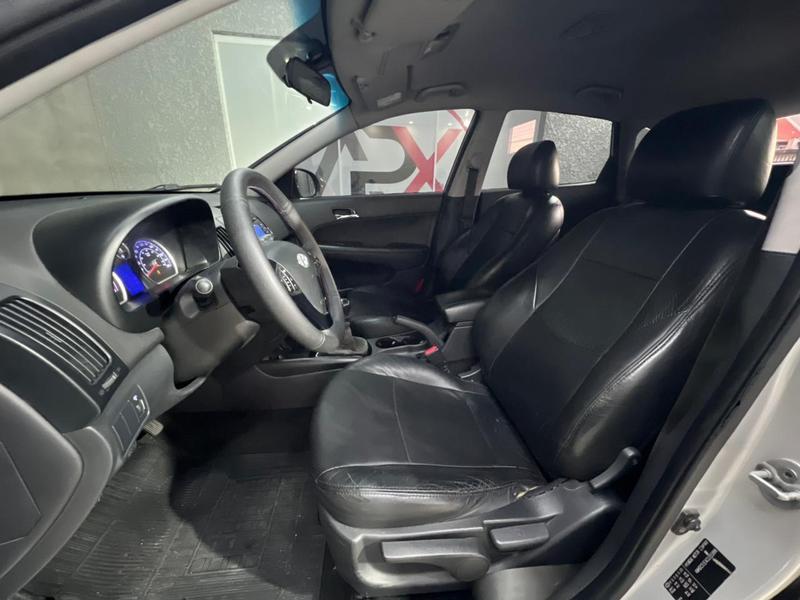 Hyundai i30 2.0 - foto 11