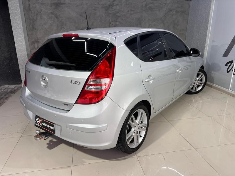 Hyundai i30 2.0 - foto 8