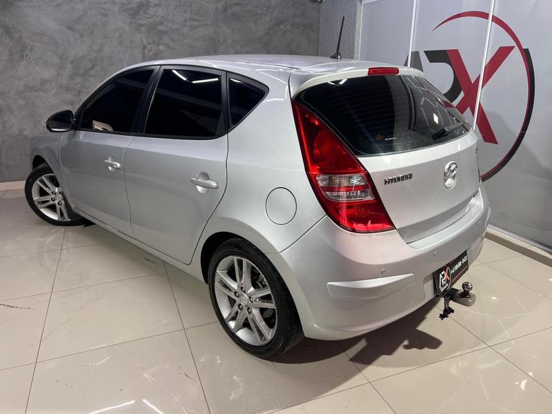 Hyundai i30 2.0 - foto 10
