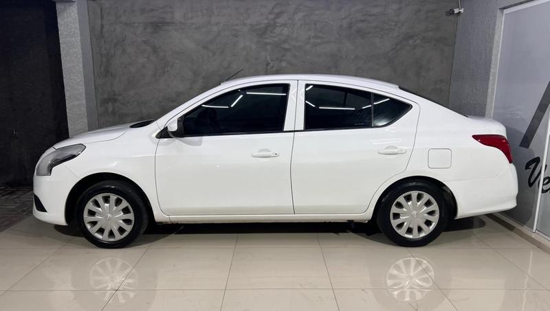 Nissan Versa 1.0 - foto 3