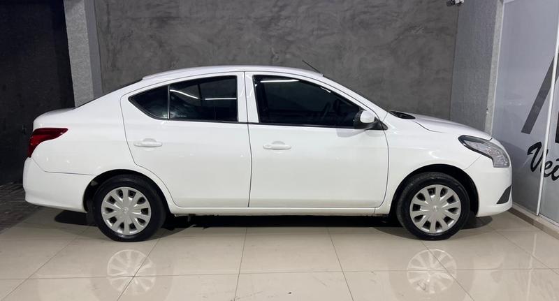 Nissan Versa 1.0 - foto 7