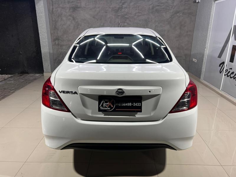 Nissan Versa 1.0 - foto 9
