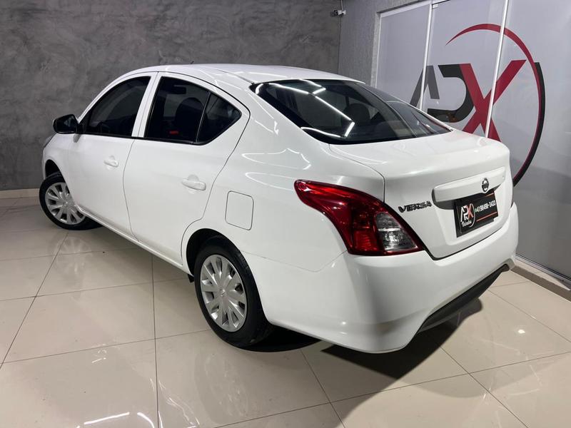 Nissan Versa 1.0 - foto 10