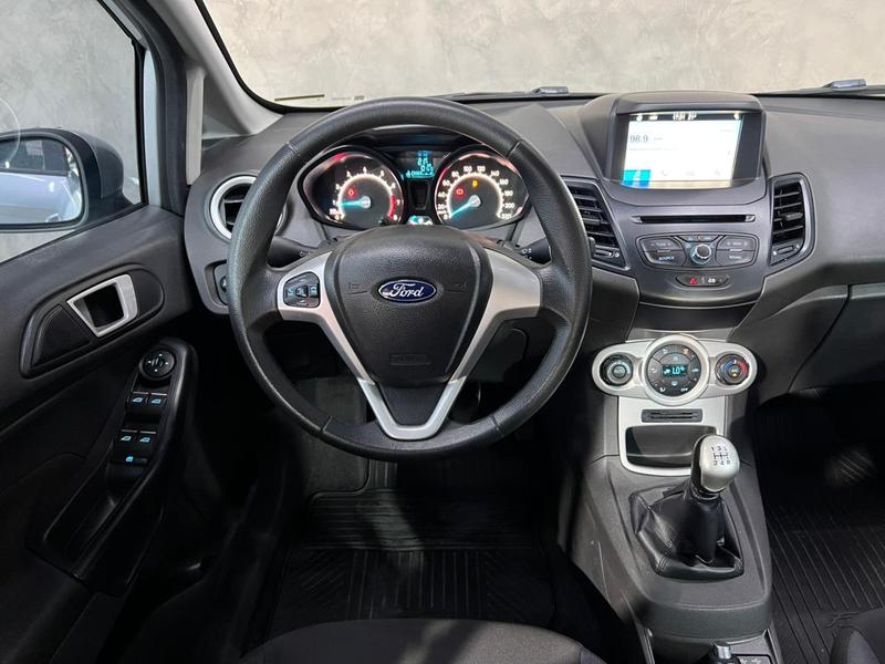 Ford Fiesta 16sel - foto 13