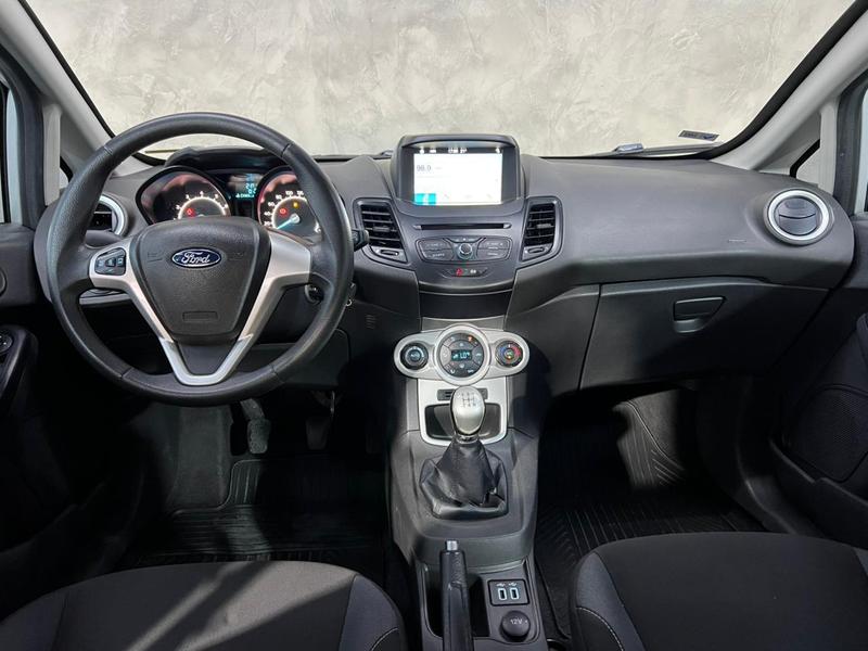 Ford Fiesta 16sel - foto 14