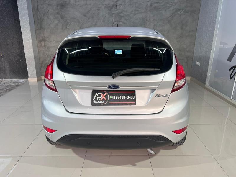Ford Fiesta 16sel - foto 9