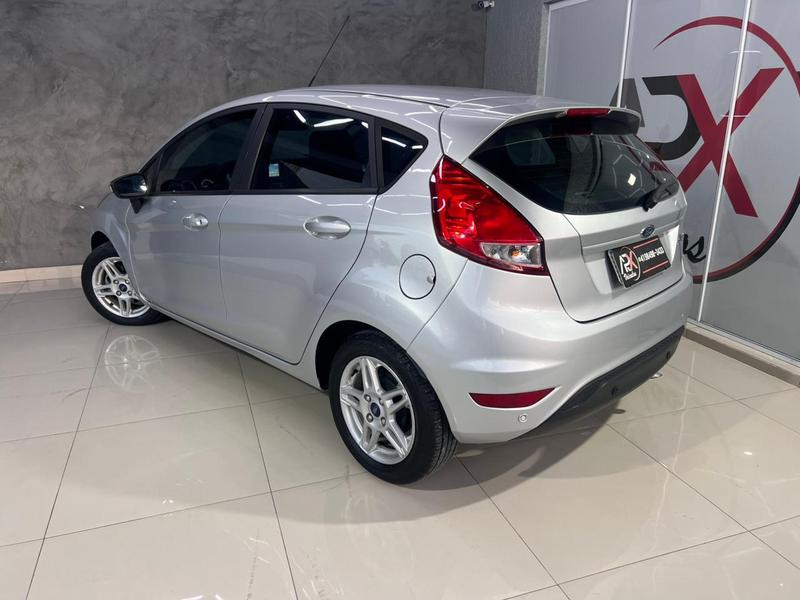 Ford Fiesta 16sel - foto 10