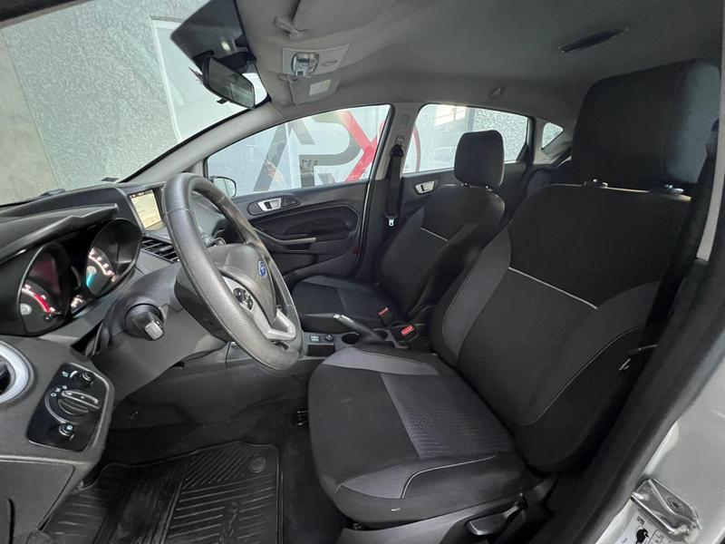 Ford Fiesta 16sel - foto 11