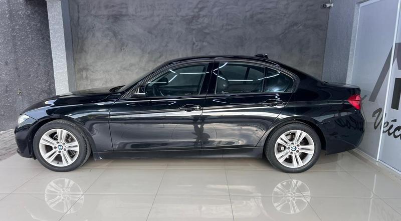 BMW 320i Active Flex - foto 3