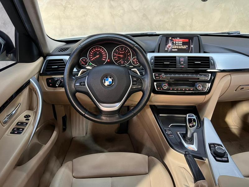 BMW 320i Active Flex - foto 13
