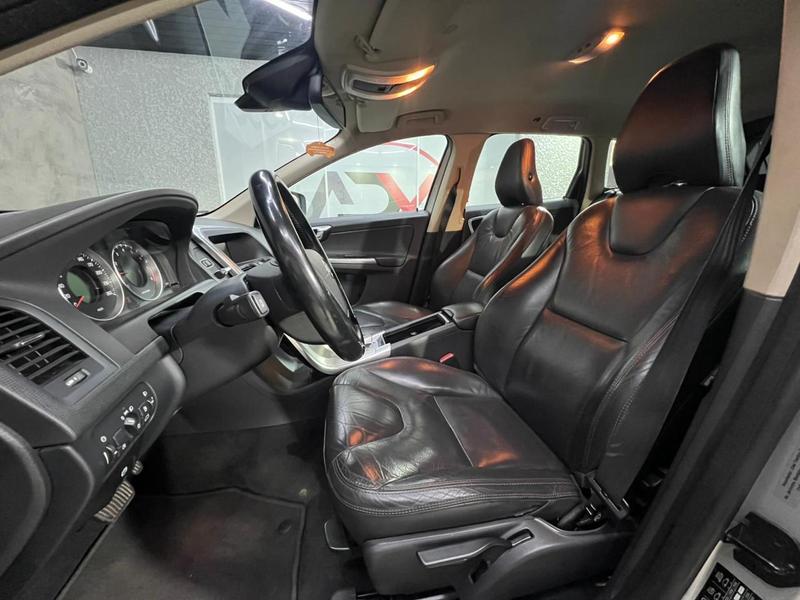 Volvo XC60 2.0 T5 Comf - foto 11