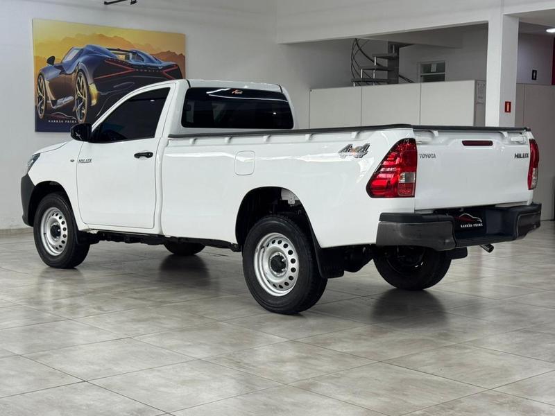 Toyota Hilux Cd 4X4 2.8 Diesel Mec. - foto 2