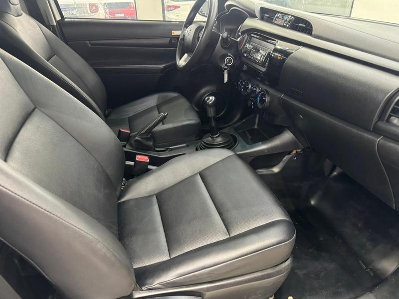 Toyota Hilux Cd 4X4 2.8 Diesel Mec. - foto 14