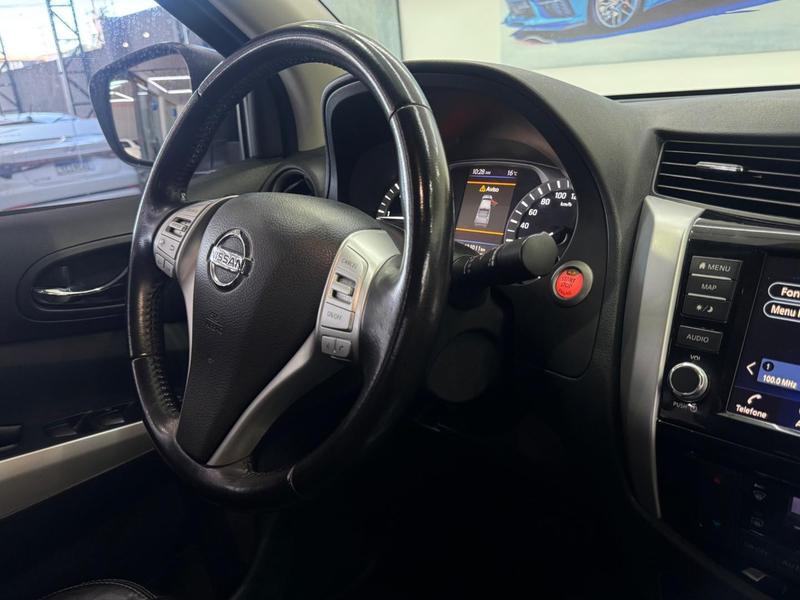 Nissan Frontier Xe Cd 4X4 23 Bi Tb Automático - foto 16