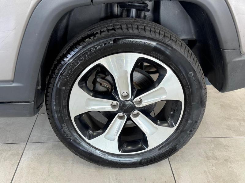 Jeep Compass Longitude 2.0 4X4 Dies. 16V Aut. - foto 6