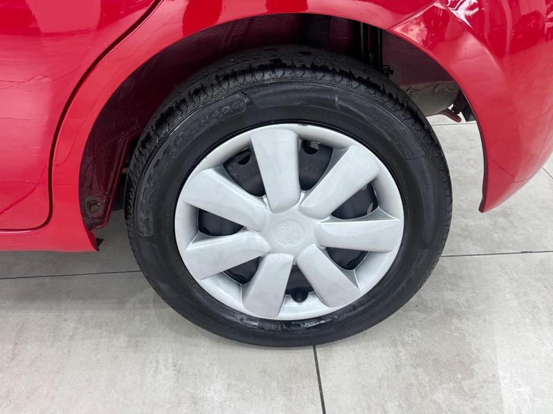 Nissan March 1.6 S 16V Flex 4P Manual - foto 6