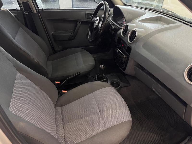Volkswagen Gol City (trend) 1.0 Mi Total Flex 8V 2P - foto 8