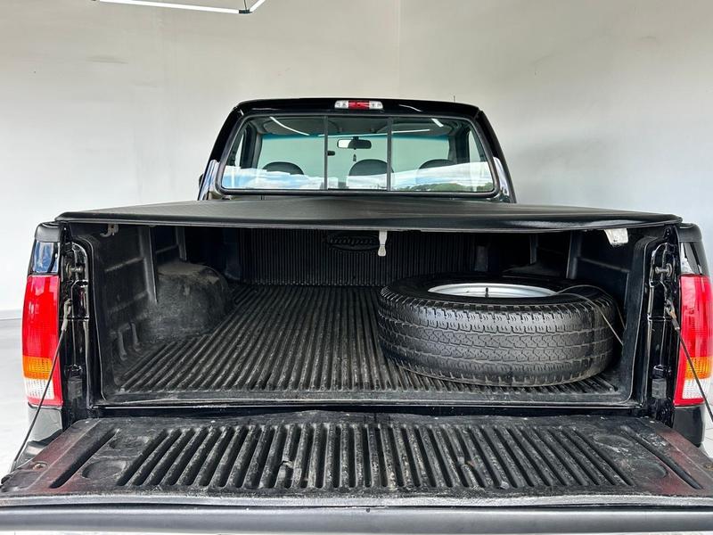 Ford F-250 XLT 3.9 4X2 Diesel Tb - foto 18