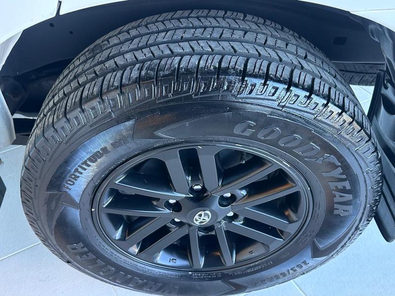 Toyota SW4 Sr 4X2 2.7 2.7 Flex 16V Aut. - foto 20