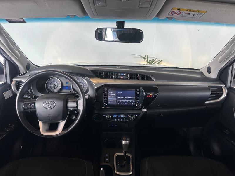Toyota Hilux Cd Srx 4X4 2.8 TDI 16V Diesel Aut. - foto 12