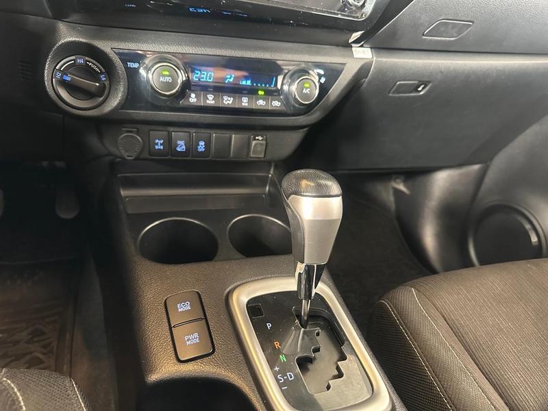 Toyota Hilux Cd Srx 4X4 2.8 TDI 16V Diesel Aut. - foto 18